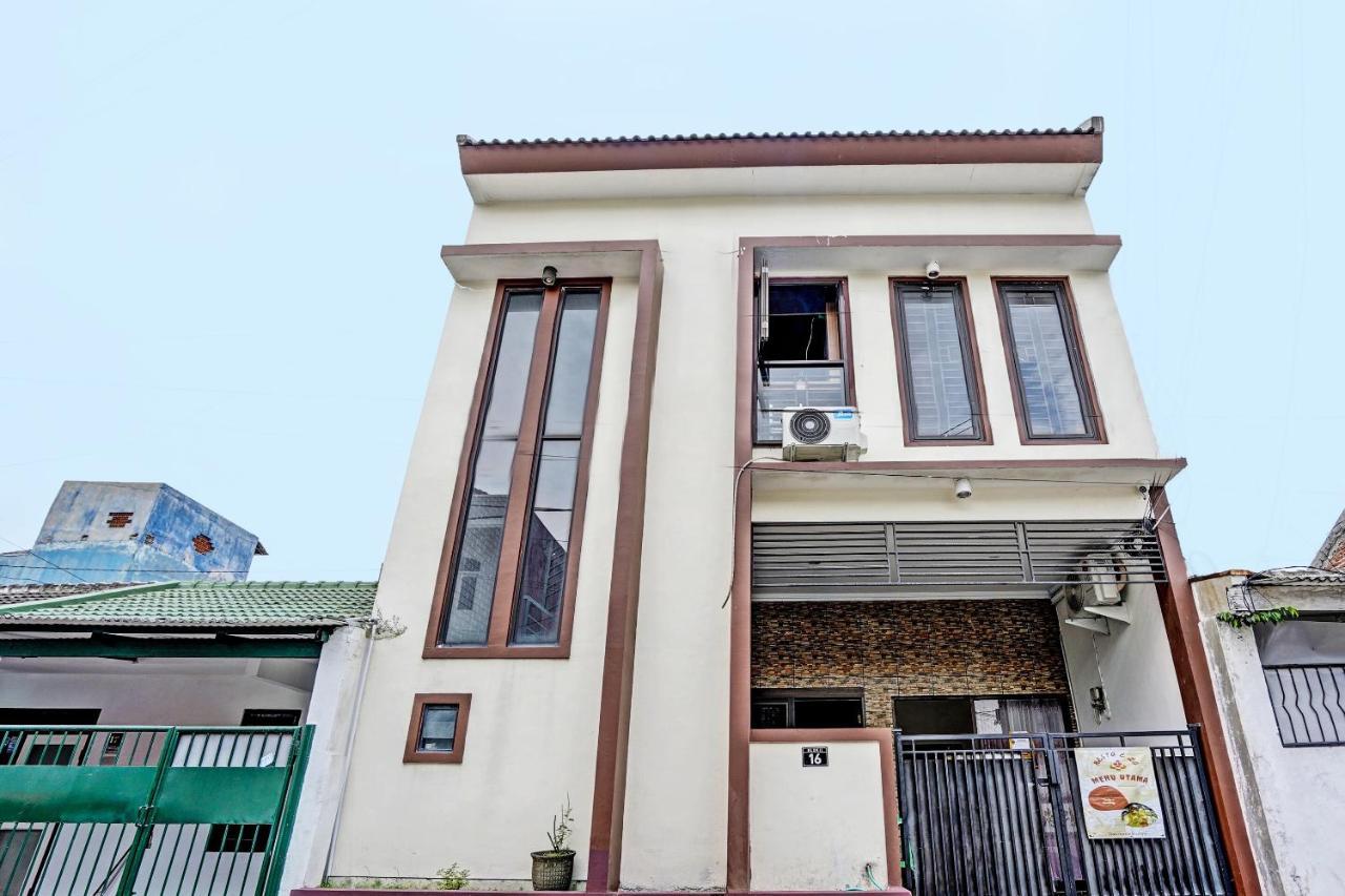 Oyo 92435 Sunlo Cozy Home Family Homestay Syariah Surabaja Exteriér fotografie