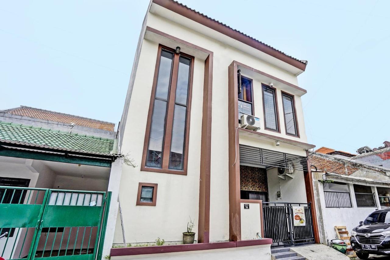 Oyo 92435 Sunlo Cozy Home Family Homestay Syariah Surabaja Exteriér fotografie
